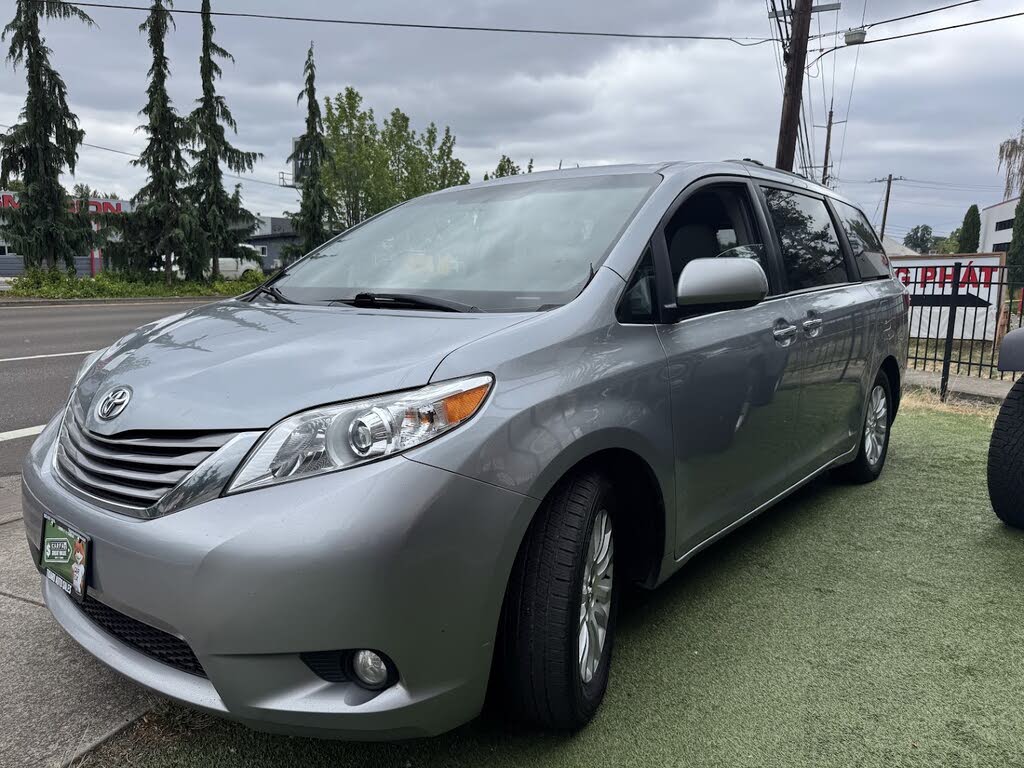 2017 Toyota Sienna Limited Premium 7-Passenger