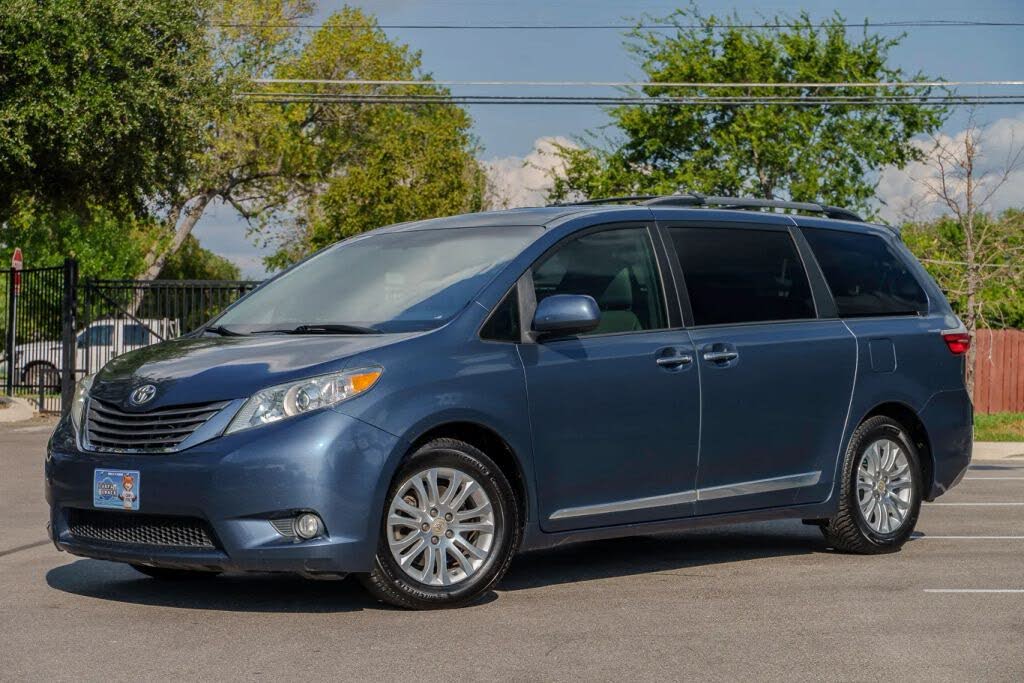 2017 Toyota Sienna Limited Premium 7-Passenger