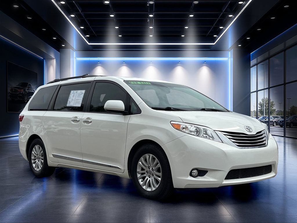 2017 Toyota Sienna Limited Premium 7-Passenger