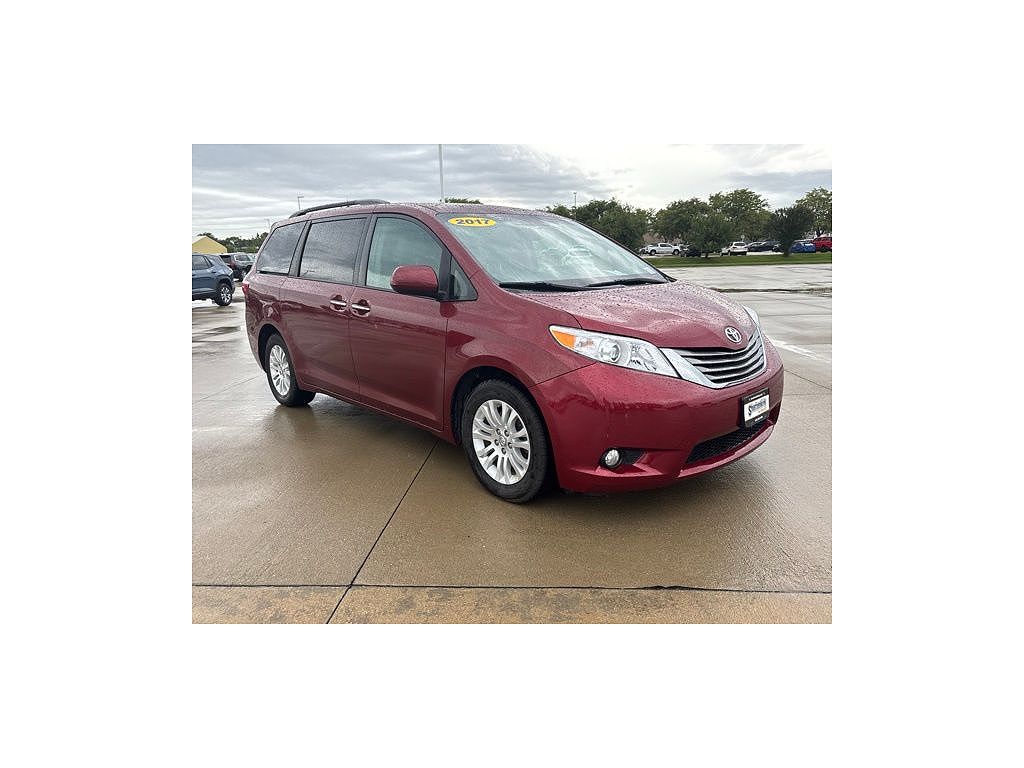 2017 Toyota Sienna Limited Premium 7-Passenger