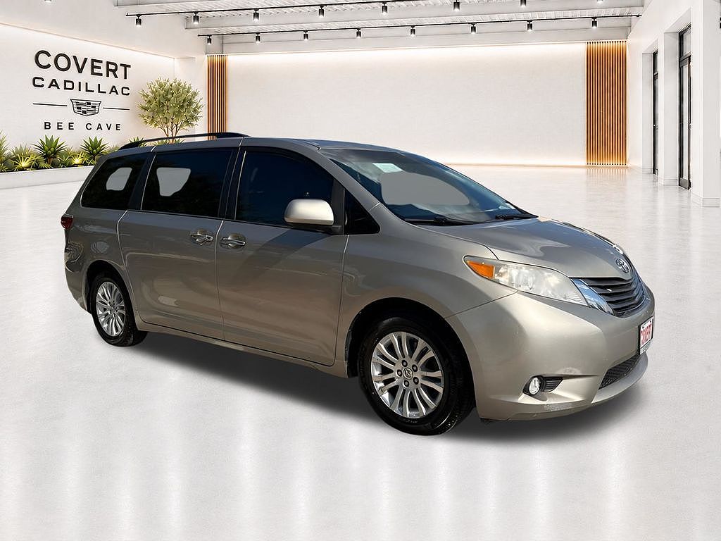 2017 Toyota Sienna Limited Premium 7-Passenger