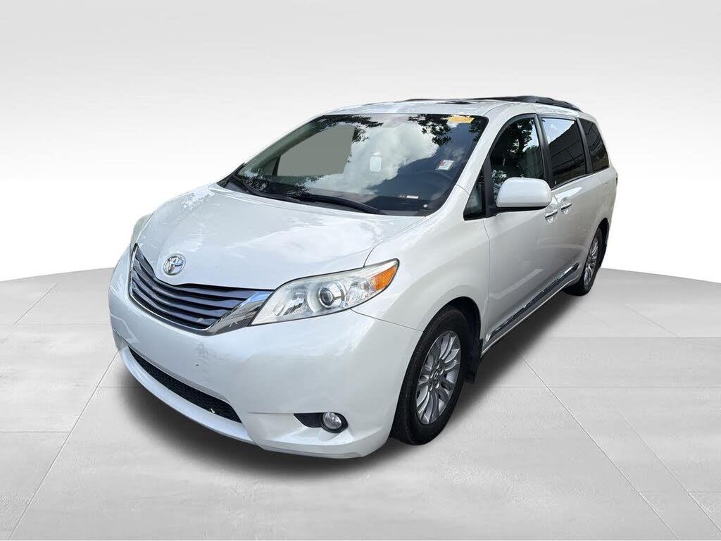 2017 Toyota Sienna XLE 8-Passenger