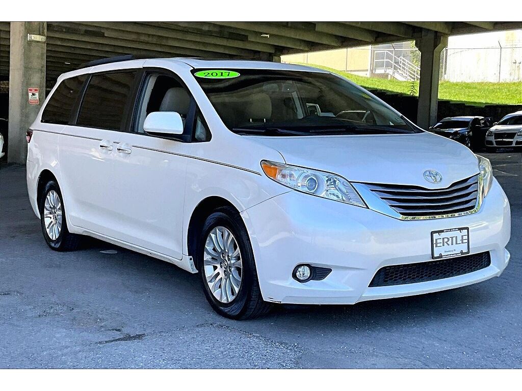 2017 Toyota Sienna Limited Premium 7-Passenger
