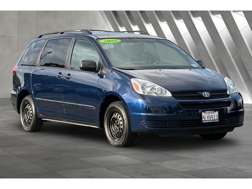 2005 Toyota Sienna CE 7-Passenger