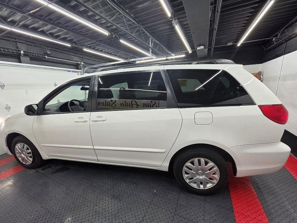 2006 Toyota Sienna LE 7-Passenger