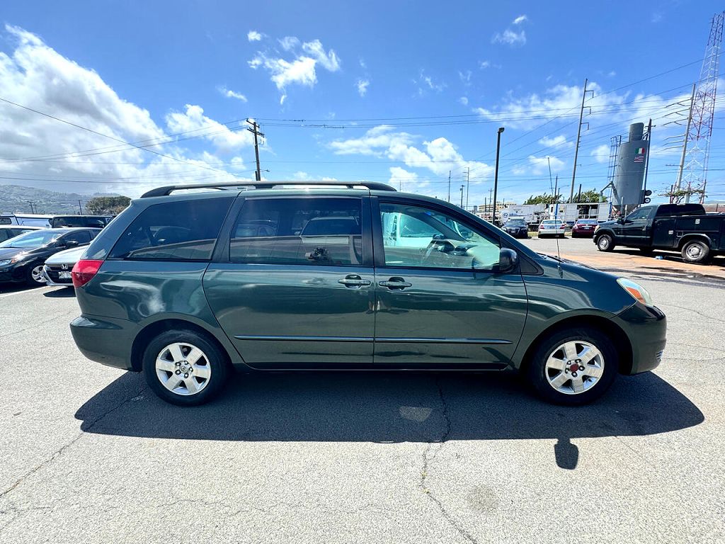 2004 Toyota Sienna LE 7-Passenger