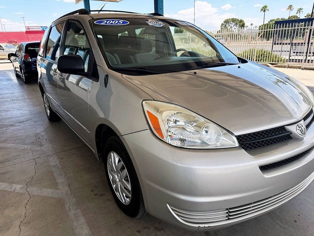 2005 Toyota Sienna CE 7-Passenger