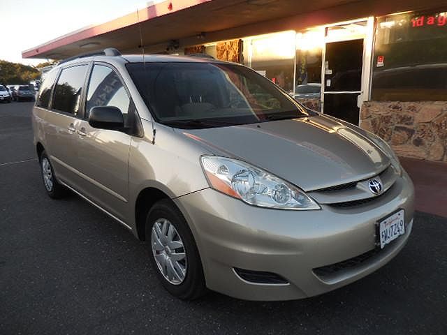 2006 Toyota Sienna CE 8-Passenger
