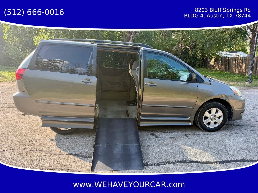 2004 Toyota Sienna CE 8-Passenger