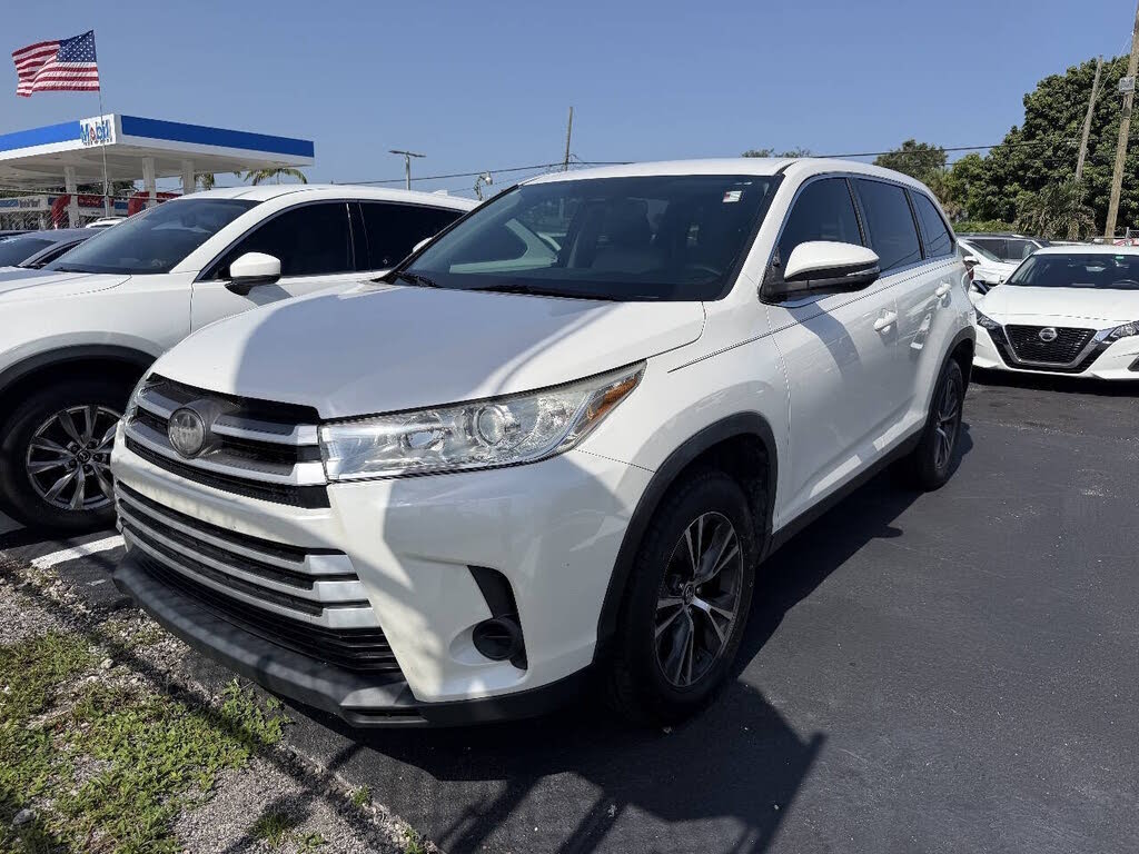 2019 Toyota Highlander LE