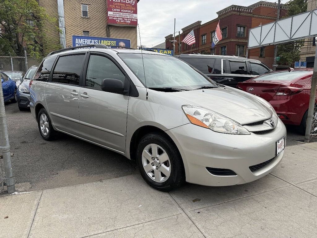 2008 Toyota Sienna CE 7-Passenger