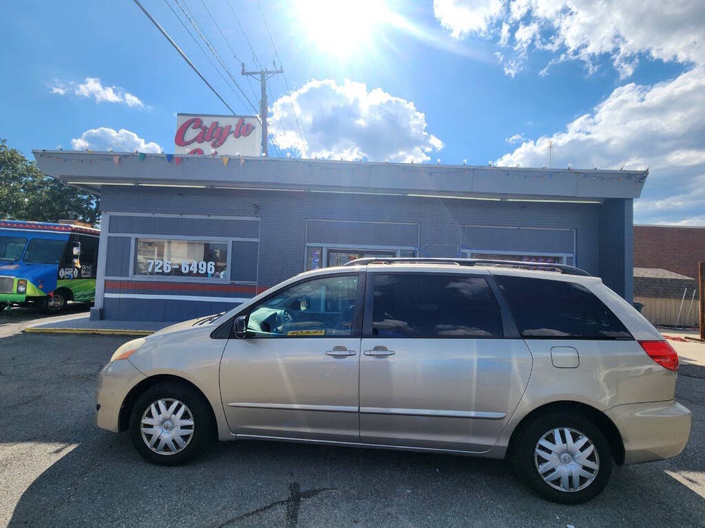 2008 Toyota Sienna CE 7-Passenger