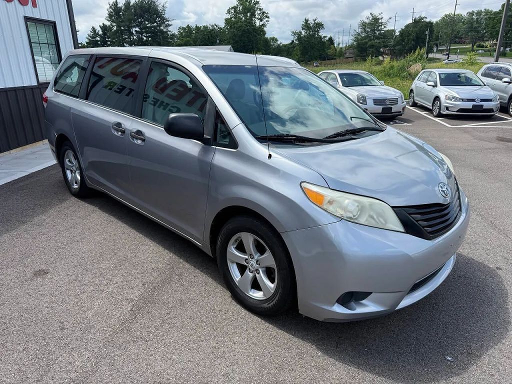 2011 Toyota Sienna Base 7-Passenger