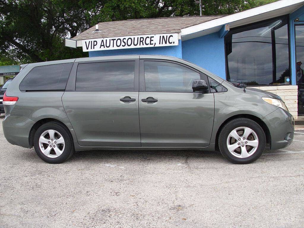 2013 Toyota Sienna L 7-Passenger