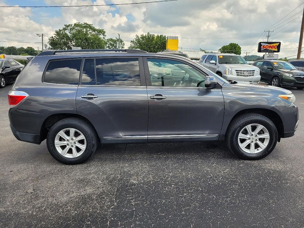 2011 Toyota Highlander SE