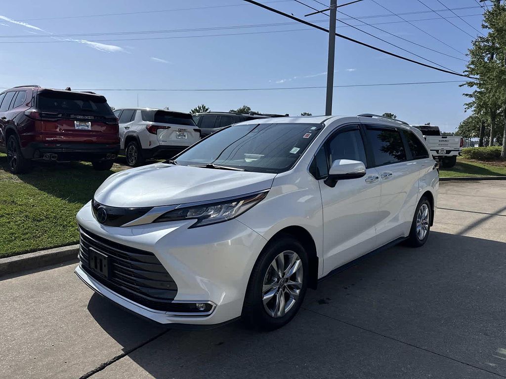 2023 Toyota Sienna Limited 7-Passenger