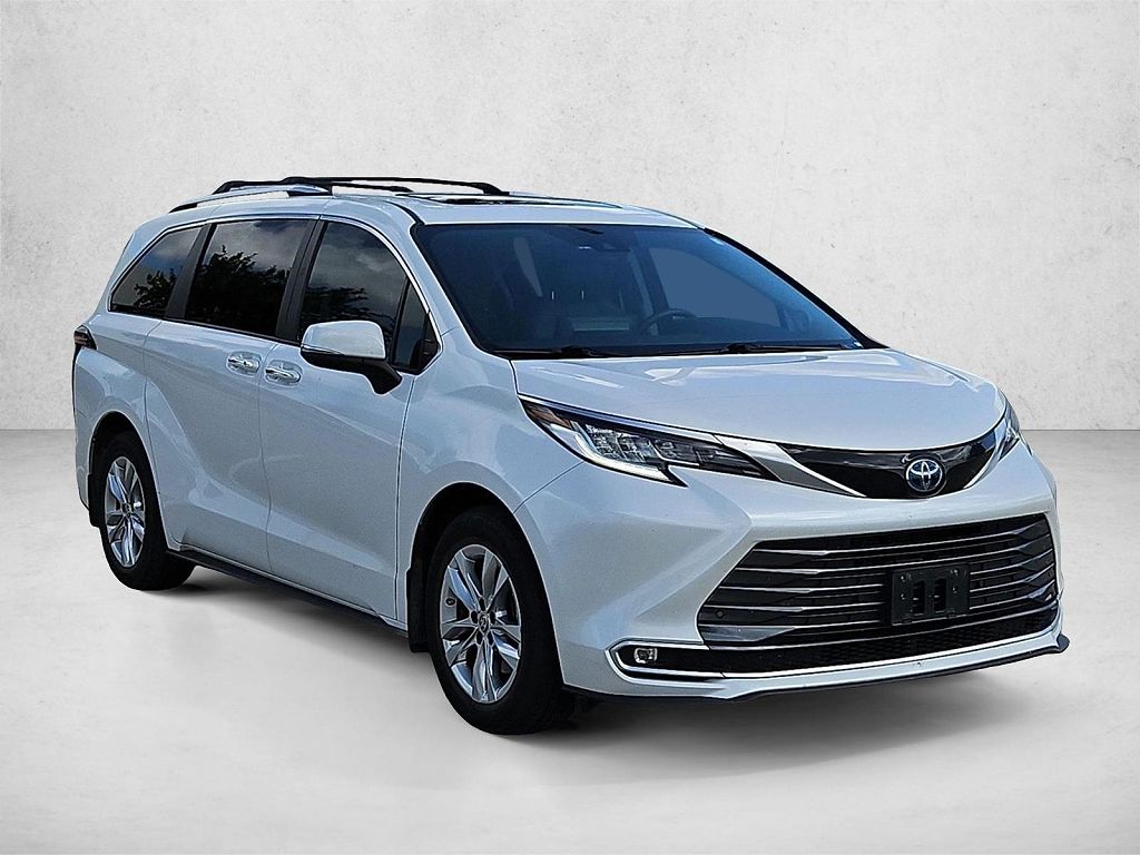 2023 Toyota Sienna Limited 7-Passenger