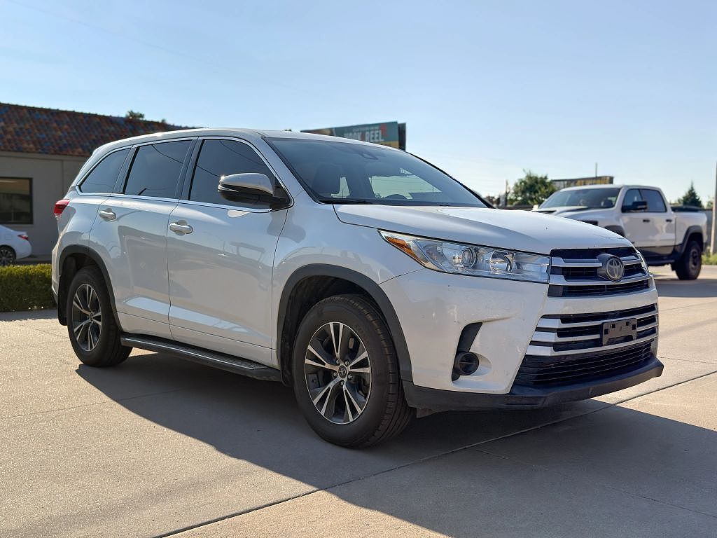 2018 Toyota Highlander LE