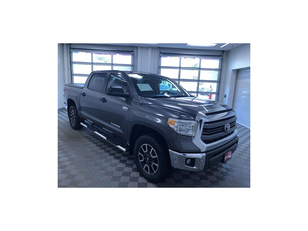 2014 Toyota Tundra SR5 CrewMax 5.7L FFV V8 6-Spd AT