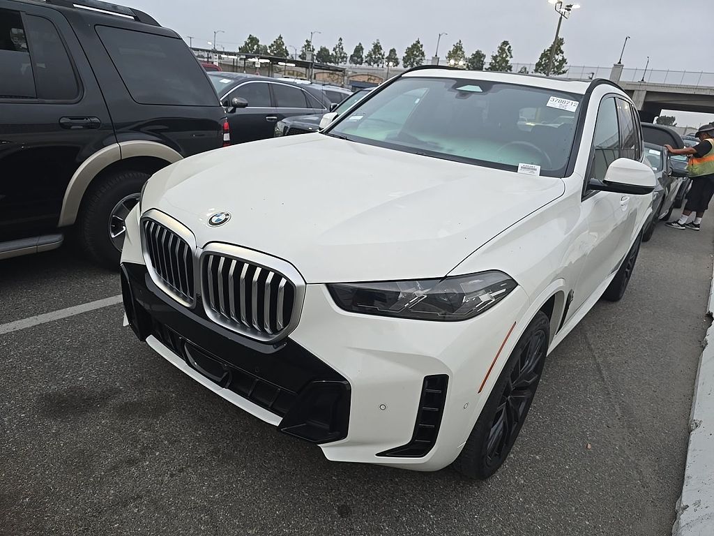 2024 BMW X5  sDrive40i M Sport Package/Coffee Sensafin/ 22" M Dual-Spoke Black 742M Wheels with Staggered Summer Tires