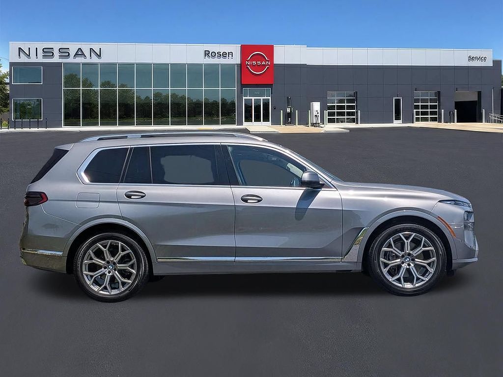 2025 BMW X7 xDrive40i