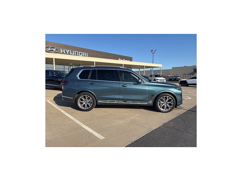 2025 BMW X7 xDrive40i