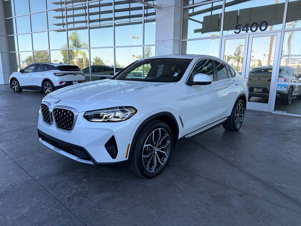 2025 BMW X4 xDrive30i