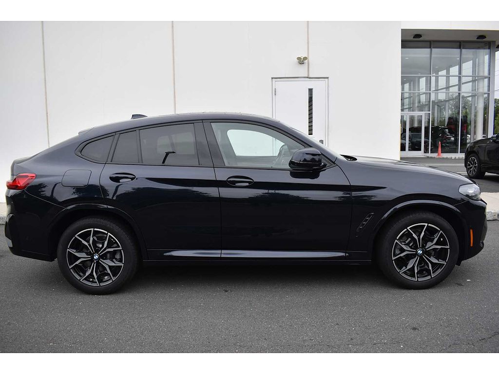 2024 BMW X4 xDrive30i