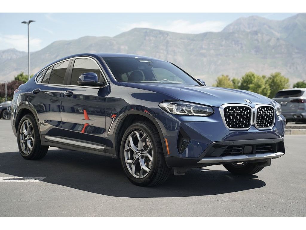 2025 BMW X4 xDrive30i