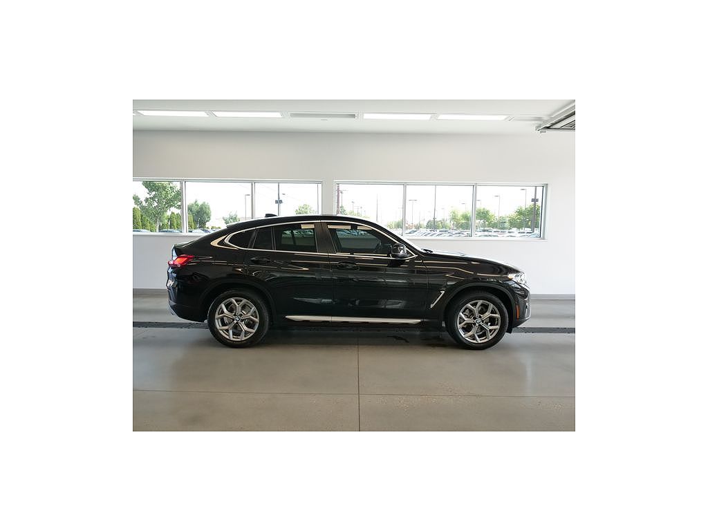 2024 BMW X4 xDrive30i