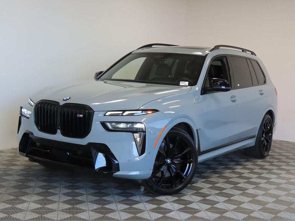 2023 BMW X7 M60i