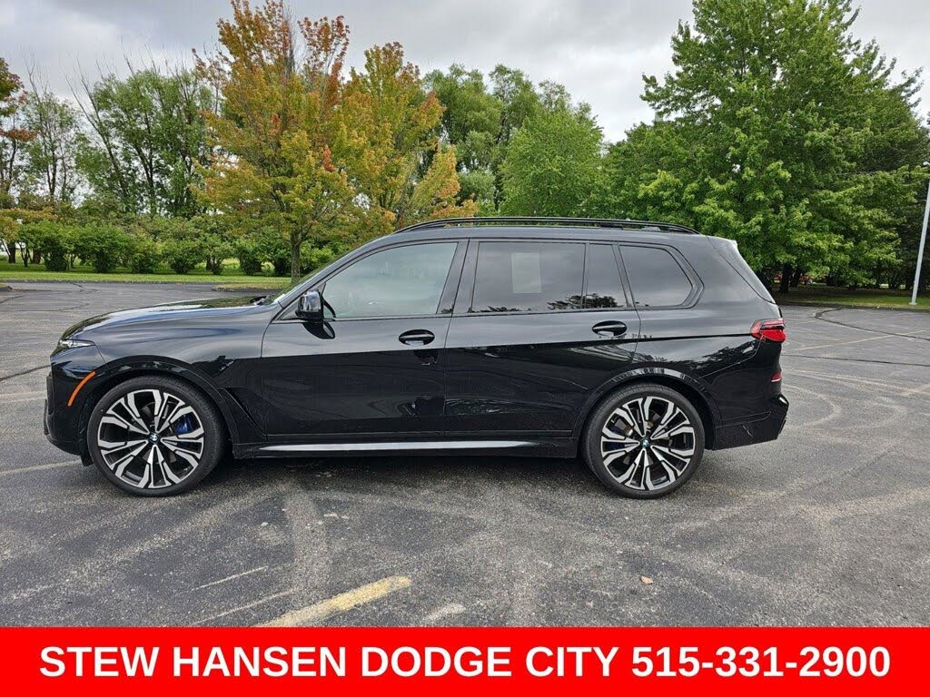 2023 BMW X7 M60i