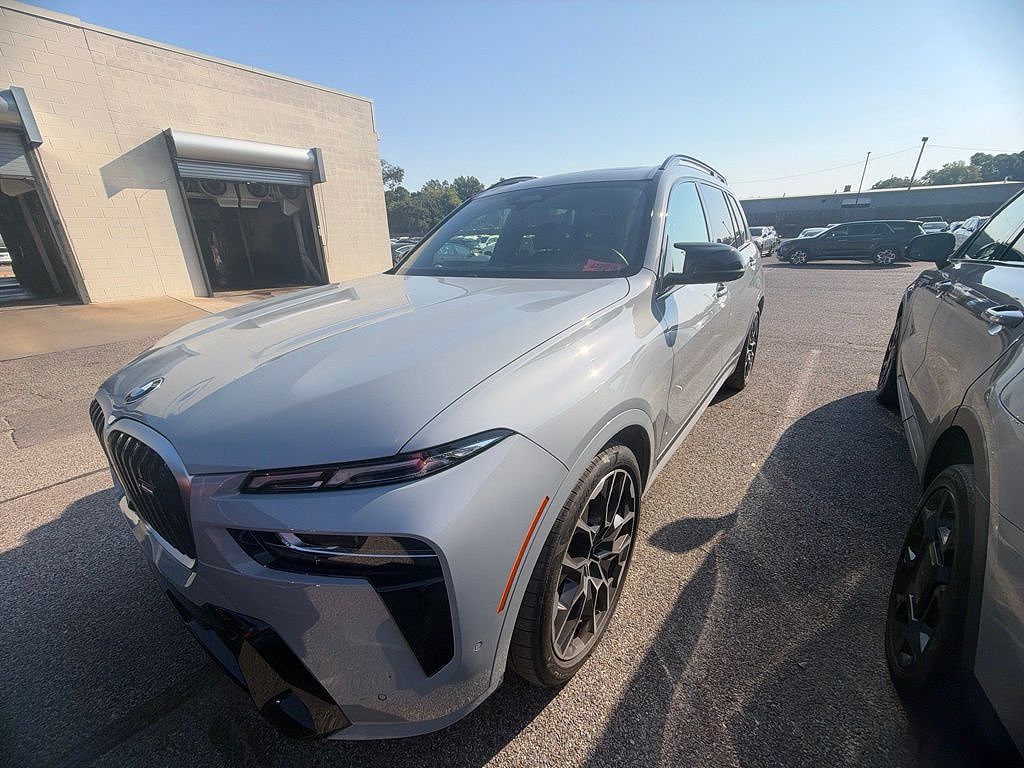 2025 BMW X7 M60i