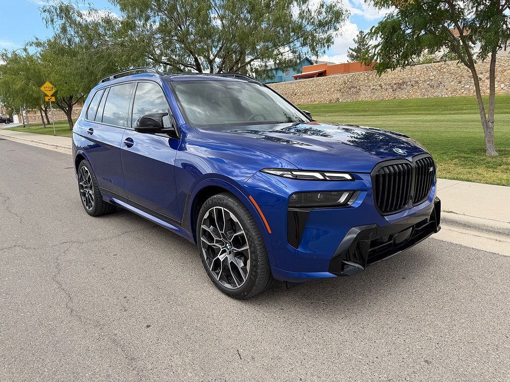 2025 BMW X7 M60i