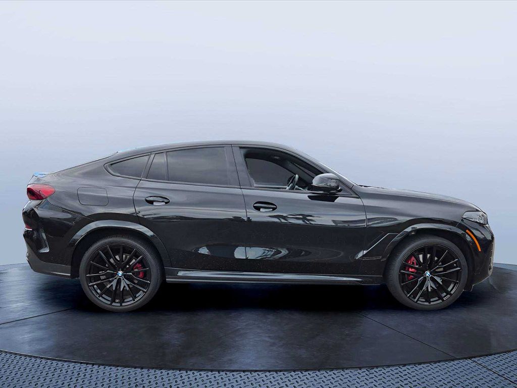 2025 BMW X6 xDrive40i