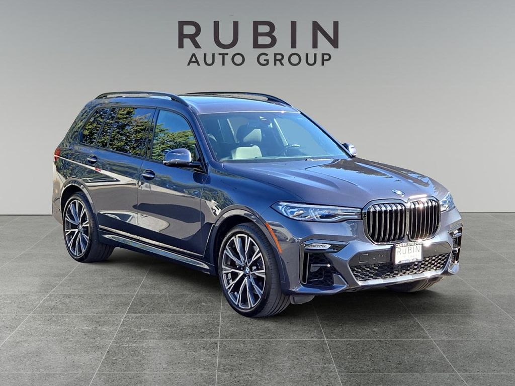 2021 BMW X7 M50i