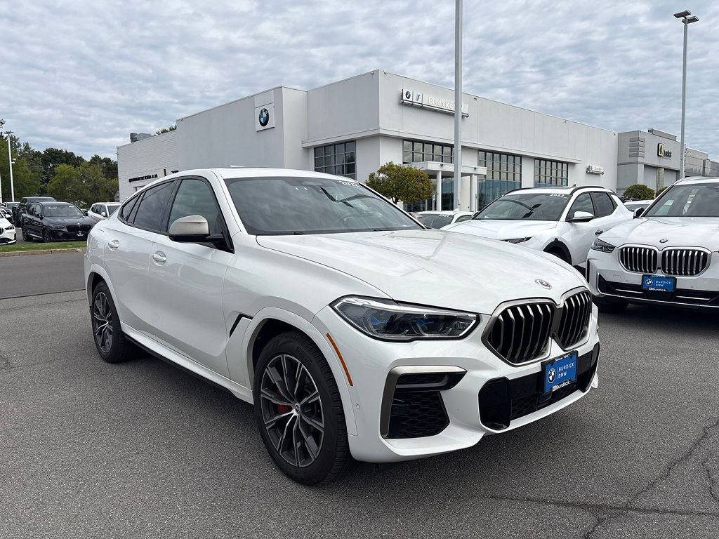 2022 BMW X6 M50i