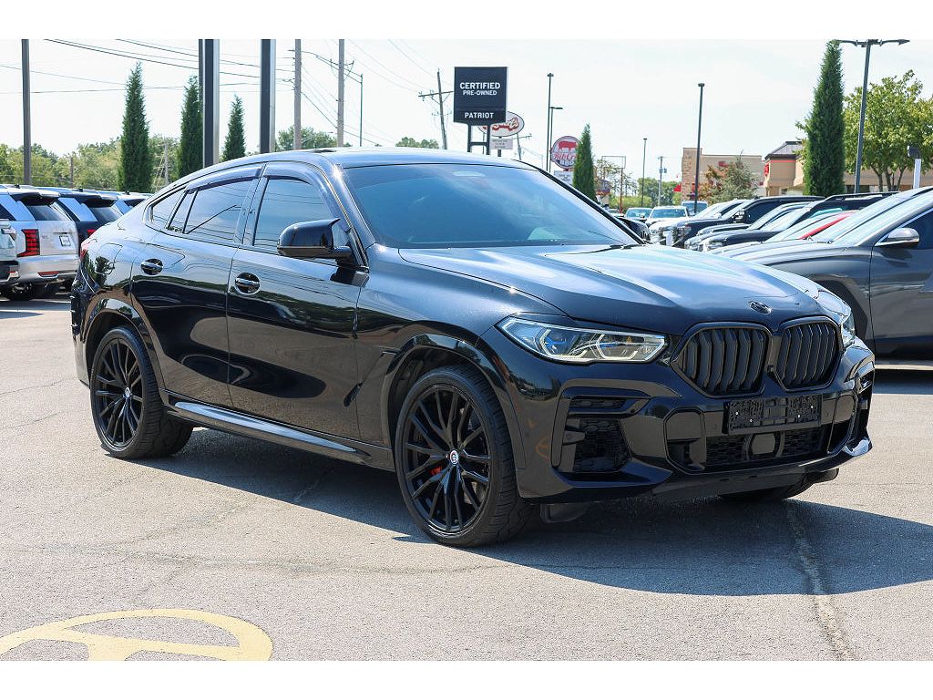 2022 BMW X6 M50i