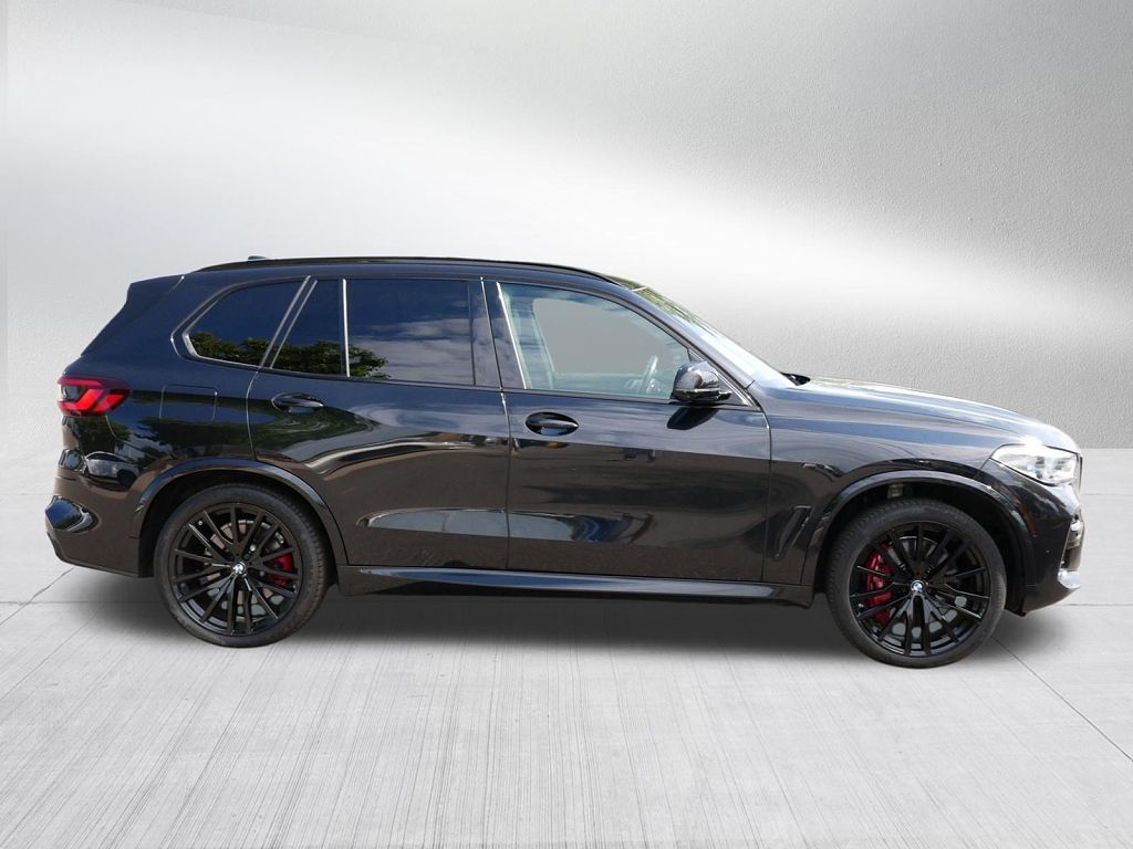 2022 BMW X5 M50i