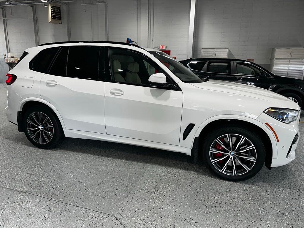 2022 BMW X5 M50i