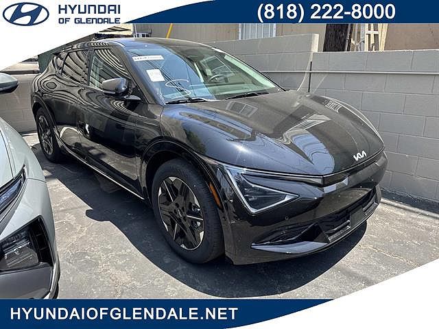 2025 Kia EV6 photo 1