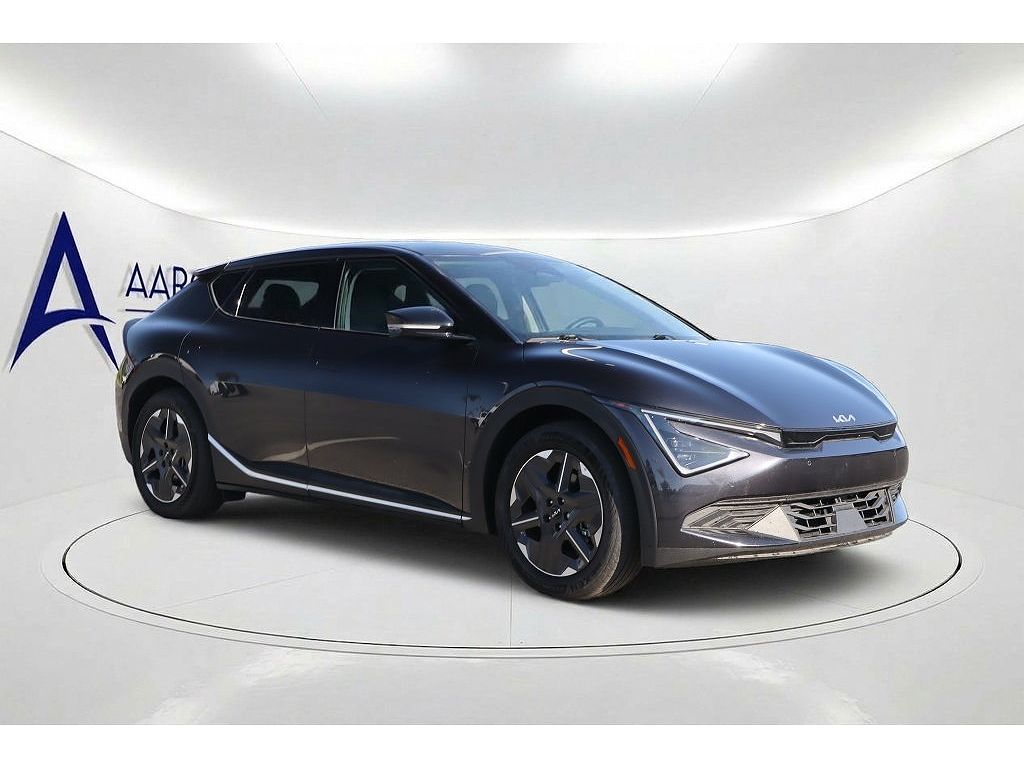 2025 Kia EV6 photo 1