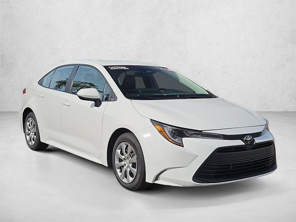 2025 Toyota Corolla LE