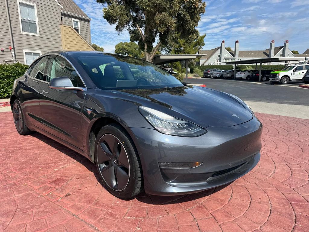 2018 Tesla Model 3 photo 1