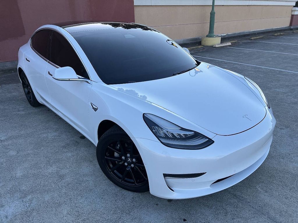 2018 Tesla Model 3 photo 1