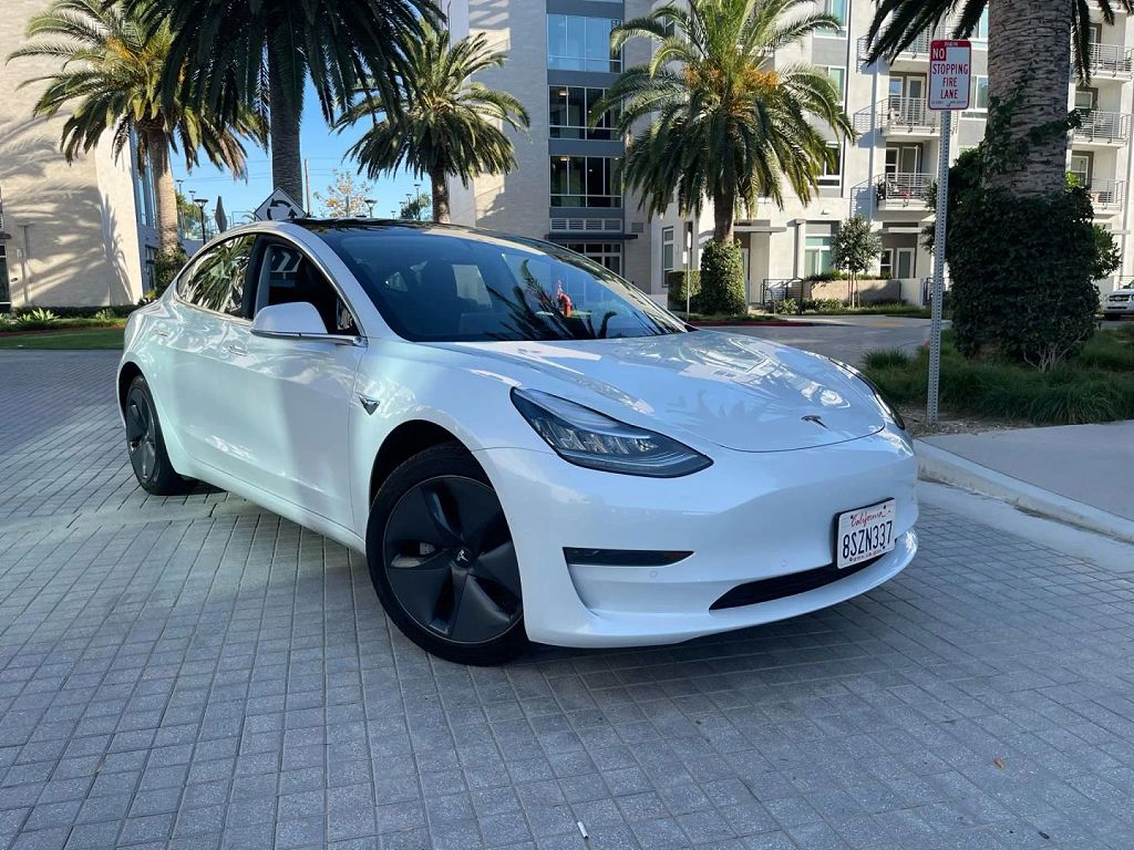 2019 Tesla Model 3 photo 1