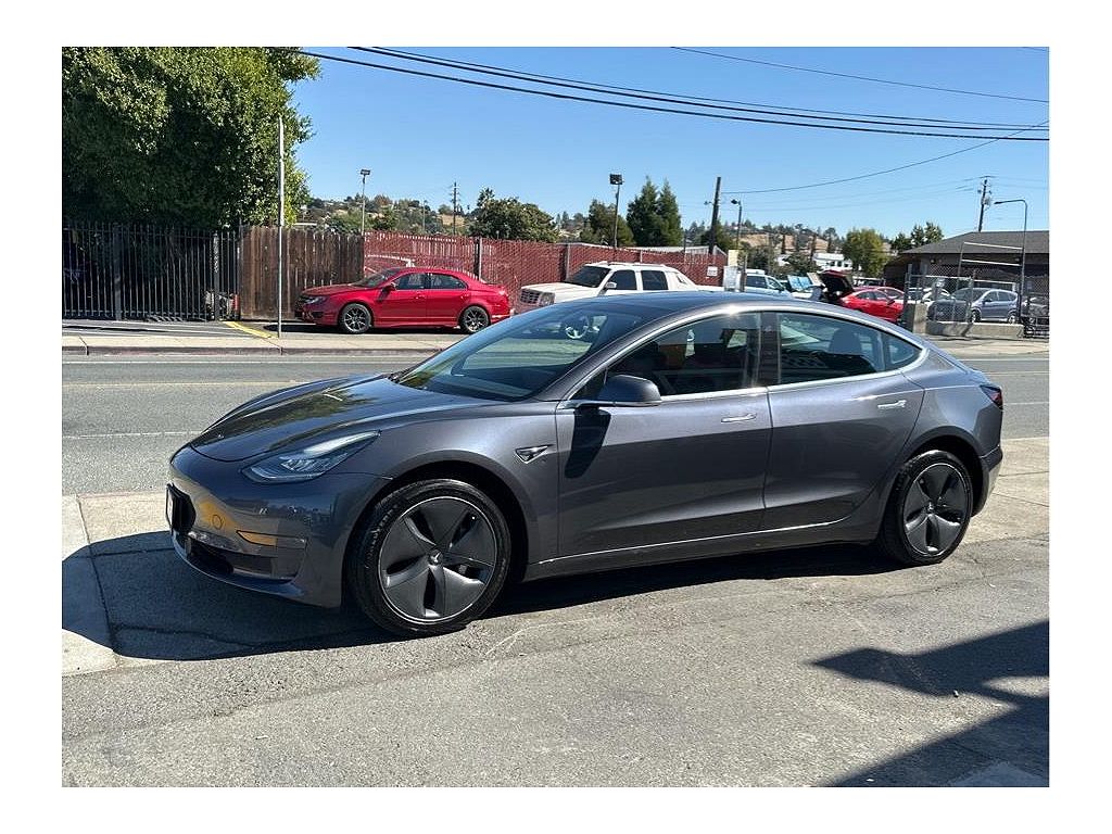 2019 Tesla Model 3 photo 1