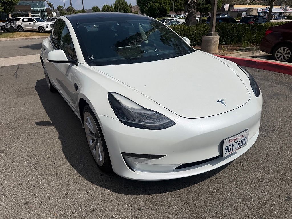 2023 Tesla Model 3 photo 1