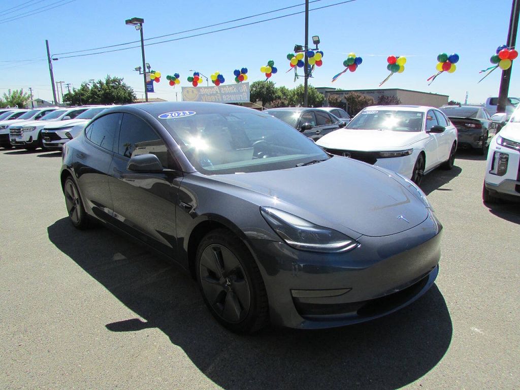 2023 Tesla Model 3 photo 1