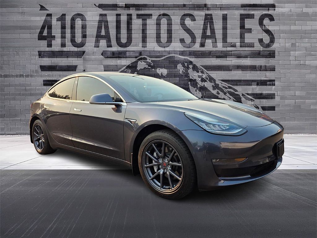 2018 Tesla Model 3 photo 1